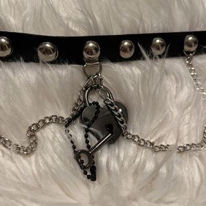 Hot Topic Black Silver Studded Locked Heart Key Choker Necklace